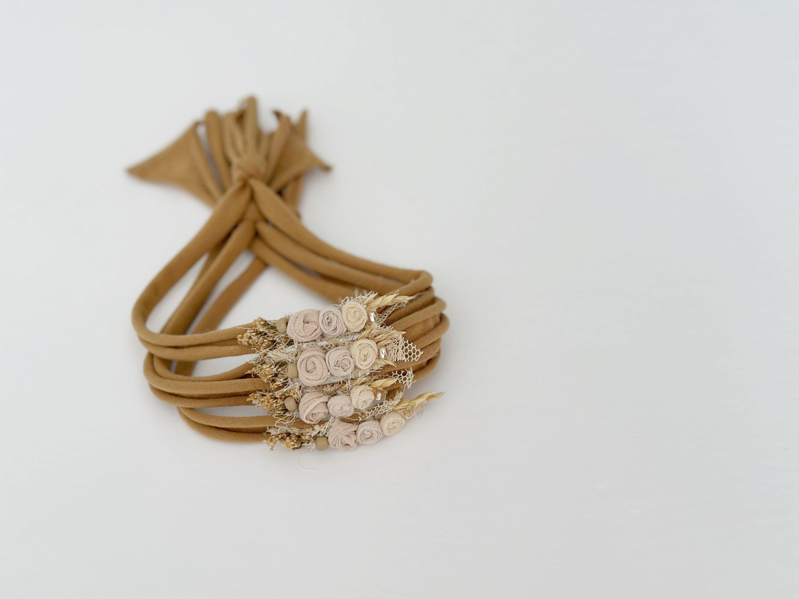 Coppertone dainty bouquet band